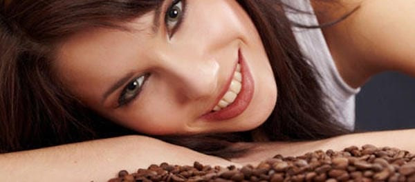 un masque tenseur maison au marc de café