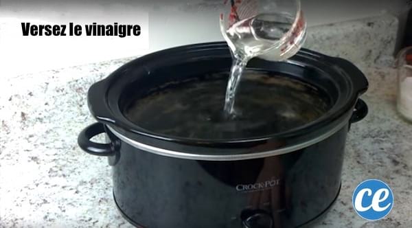 verser du vinaigre dans la cocotte