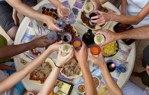 organiser des apéros à la maison est plus économique