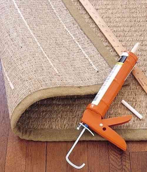 Quelques lignes de mastic sous votre tapis et il ne glissera plus jamais !