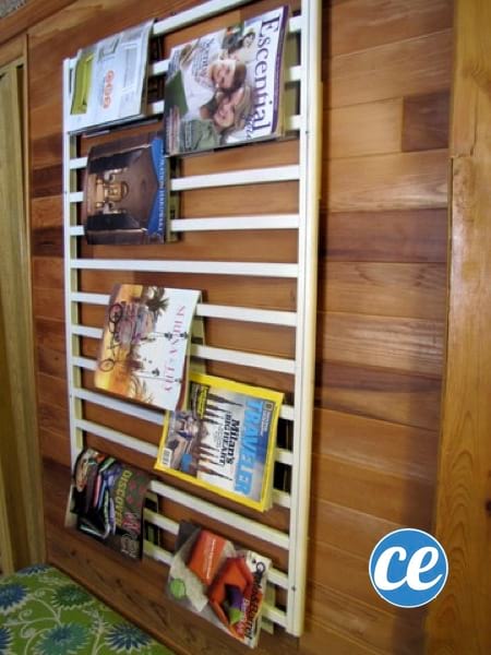 le montant du lit de bébé est devenu un porte-revues