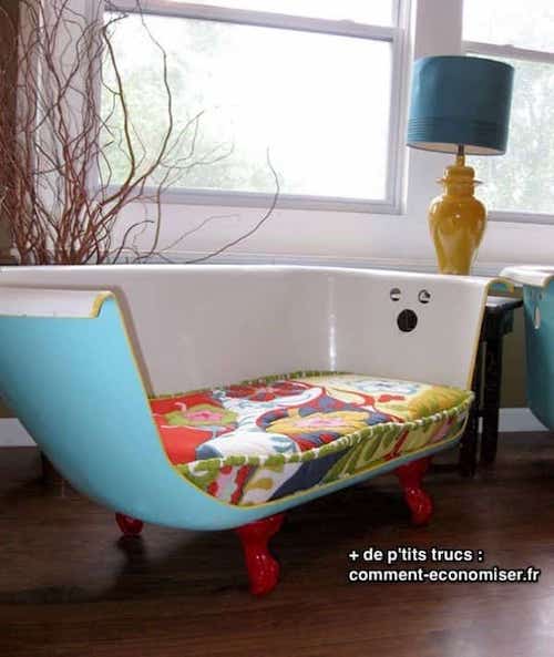 Baignoire recyclée en canapé