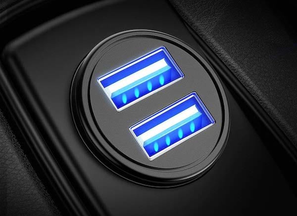 chargeur de voiture avec 2 ports USB pas cher