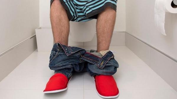 6 astuces pour éliminer les odeurs de caca dans les toilettes