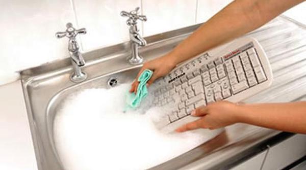 Les meilleures astuces pour bien nettoyer son clavier d'ordinateur