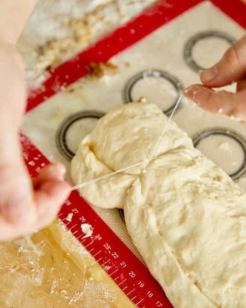 couper un gateau avec fil à couper le beurre