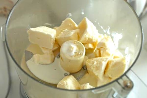 Faites une délicieuses glace maison avec 1 seul ingrédient et votre robot ménager.