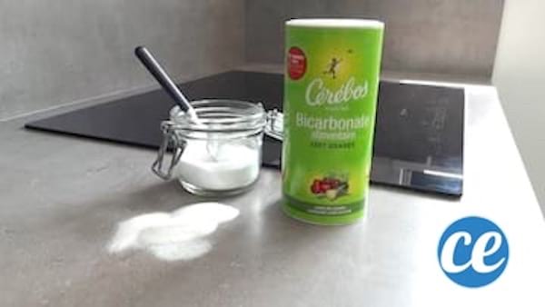 Un pot de bicarbonate de soude pour nettoyer toutes les surfaces à la maison