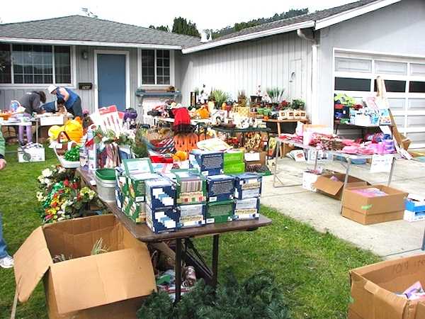 Comment faire des économies au quotidien : résistez aux achats impulsifs dans les brocantes et vide-greniers.