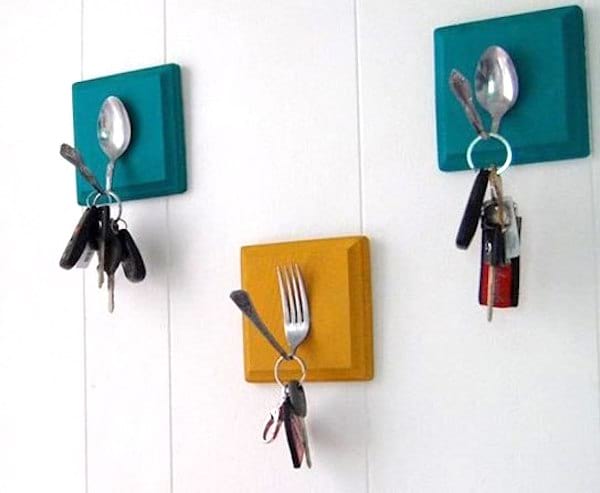couverts transformés en porte-manteaux diy