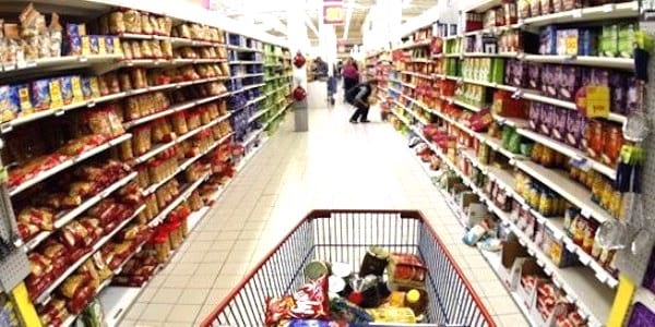 Comment faire des économies au quotidien : achetez "premier prix" pour les produits de base.