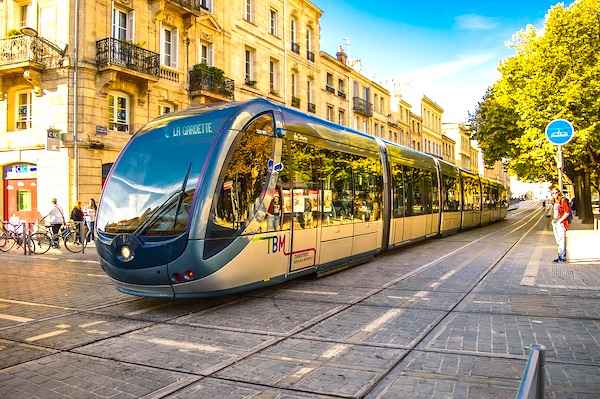 Comment faire des économies au quotidien : prenez les transports en commun.