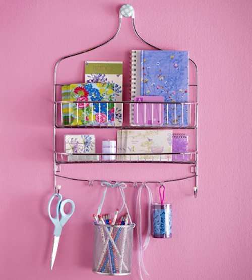 Rangement astucieux avec étagère douche