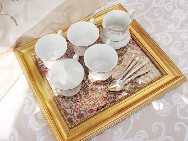 vieux cadre transformé en plateau diy