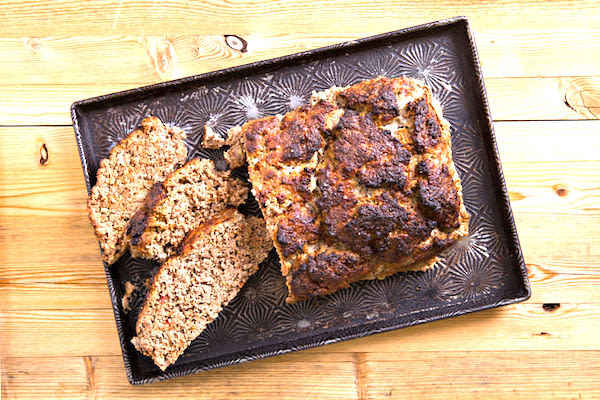 Une astuce de cuisine incontournable : pour faire cuire votre pain de viande, utilisez une plaque à pâtisserie – pas un moule.