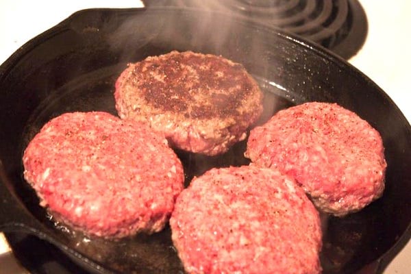 Une astuce de cuisine incontournable : manipulez la viande hachée le moins possible.