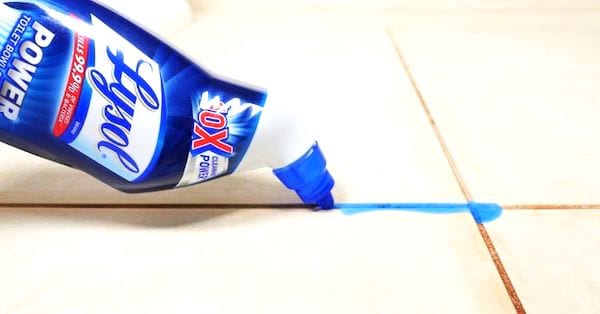 Super Astuce de Nettoyage pour la Salle de Bain :