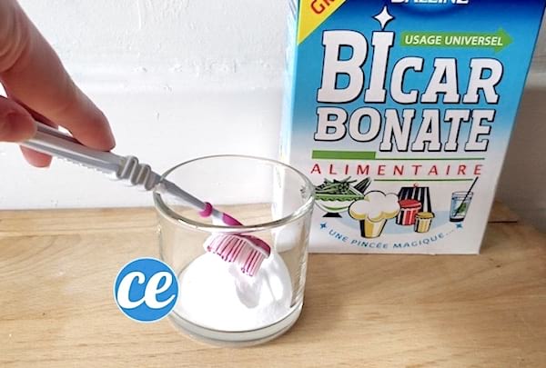 Comment blanchir les dents rapidement à la maison avec du bicarbonate