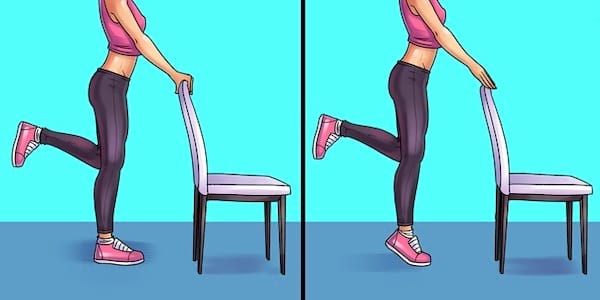 Exercice de soulèvement des pieds pour soulager les douleurs au genou, pied, hanche