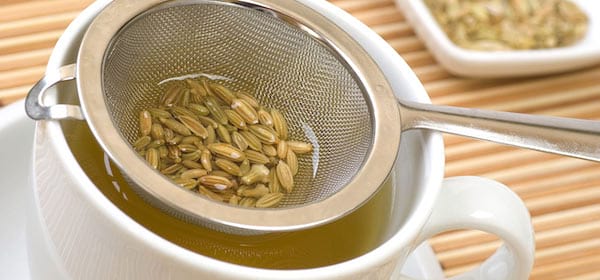 buvez une tisane de fenouil pour soulager les règles douloureuses