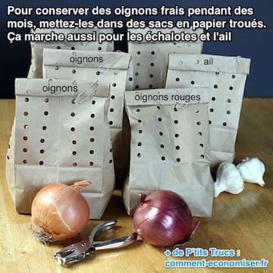 les oignons, l'ail, les échalottes sont mis dans des sacs troués pour bien les conserver