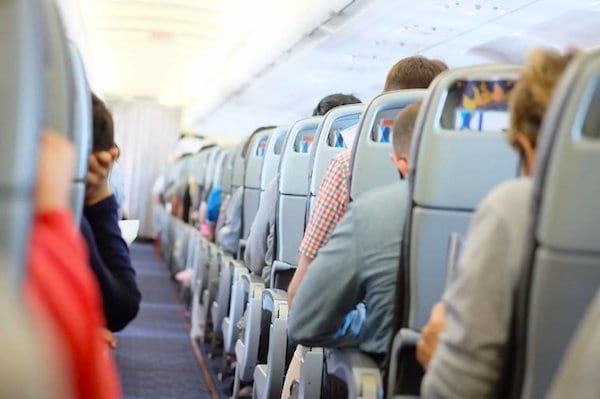 Voici ce que les compagnies aériennes ne vous disent pas dans leurs consignes de sécurité.