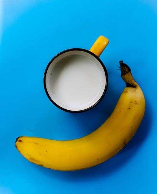 Manger une banane avant de se coucher pour aider les enfants à mieux dormir.