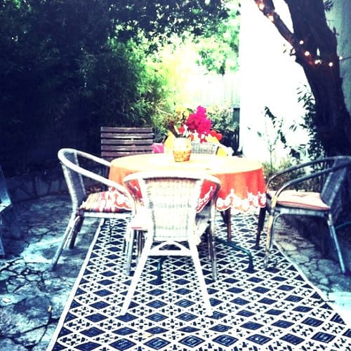 L'astuce pour nettoyer une terrasse en carrelage