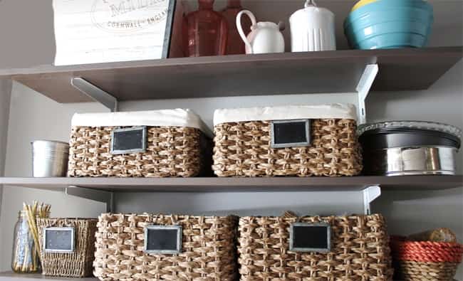 mettre des paniers pour tout organiser dans la maison