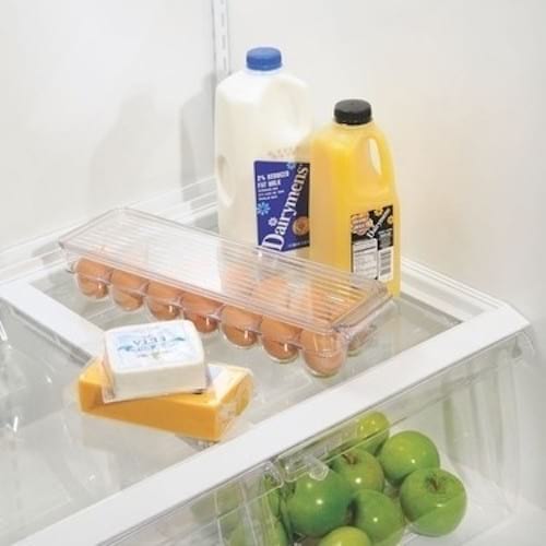 Utilisez boite oeufs en plastique pour ranger les oeufs dans le frigo