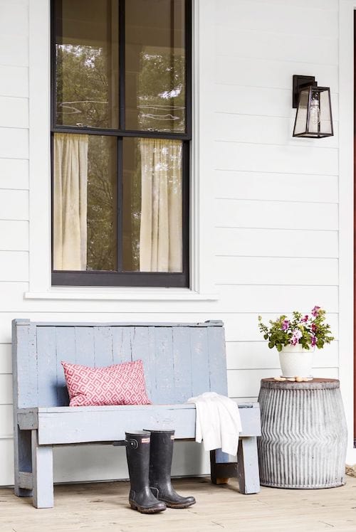 Table d'appoint utilisé pour le pot de fleurs