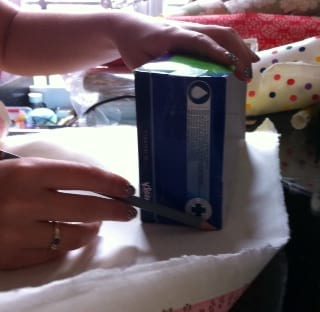 tuto pour faire une boite de rangement avec une boite en carton de mouchoirs