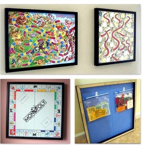 Des jeux de société rangés et accrochés sur les murs