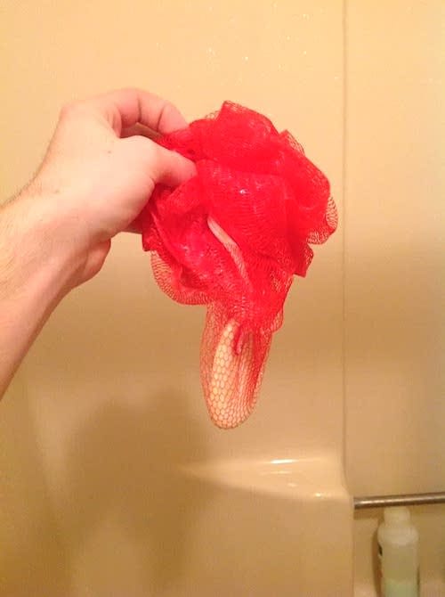 L'astuce pour ne plus jamais perdre votre savon : mettez-le dans votre fleur de douche !