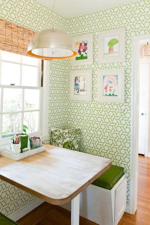 Astuce pour gagner de la place dans ça cuisine avec une banquette à la place des chaises