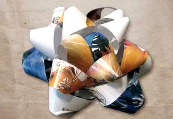 comment faire un noeud cadeau avec un vieux magazine diy recup