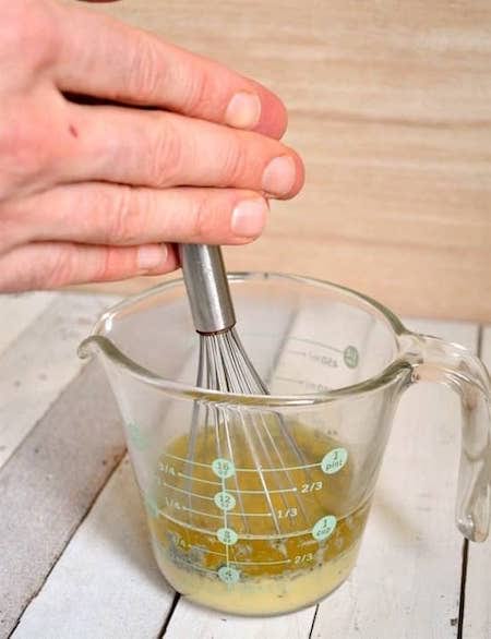 p'tit truc pour savoir bien mélanger les ingrédients de la sauce salade