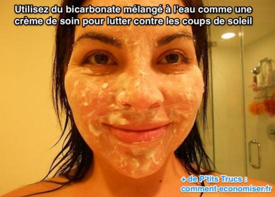 Utilisez du bicarbonate mélangé à l'eau comme une crème de soin pour lutter contre les coups de soleil