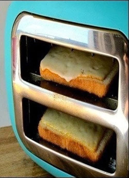 Utilser un grille pain pour faire des toasts au fromage