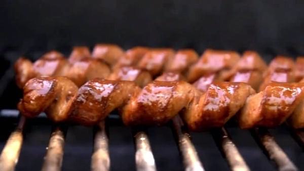 saucisse hot dog en spirale