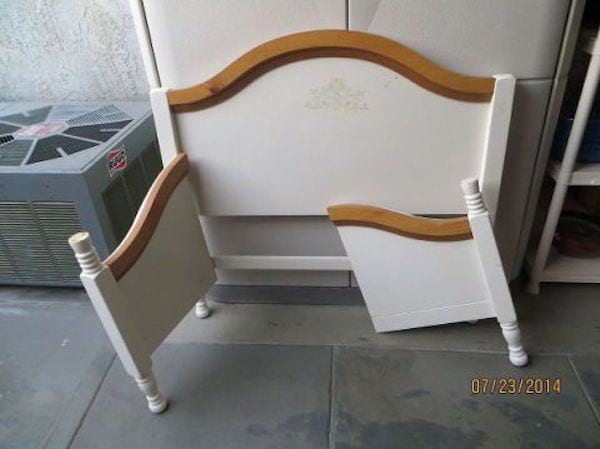 Cadre de lit démonté