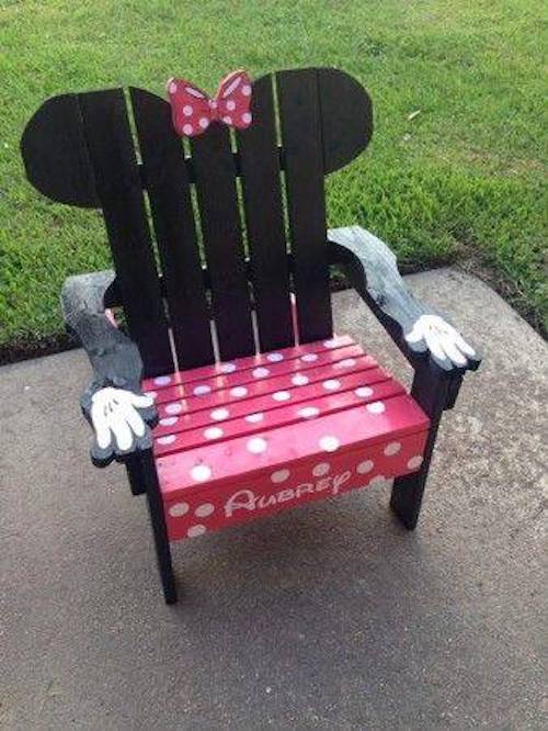 Chaise pour enfants faites avec des palettes en bois 