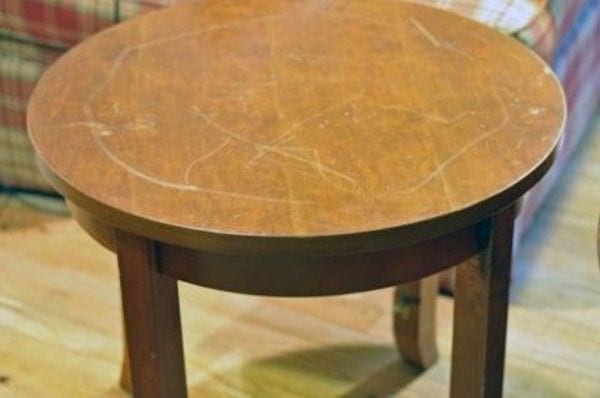 Mini table en bois d'extrémité