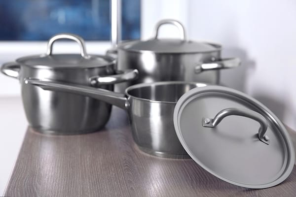 Quel produits utiliser pour faire briller une poêle ou une casserole en inox ?