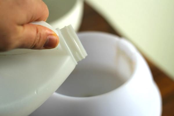 mettre du vinaigre blanc dans le diffuseur pour le nettoyer