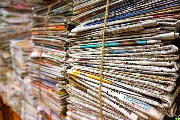 Pour sauver la planète, recyclez toujours les journaux en papier.