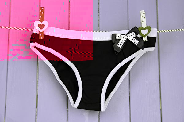 Un beau slip noir sans trou et tout propre, comme on les veut !