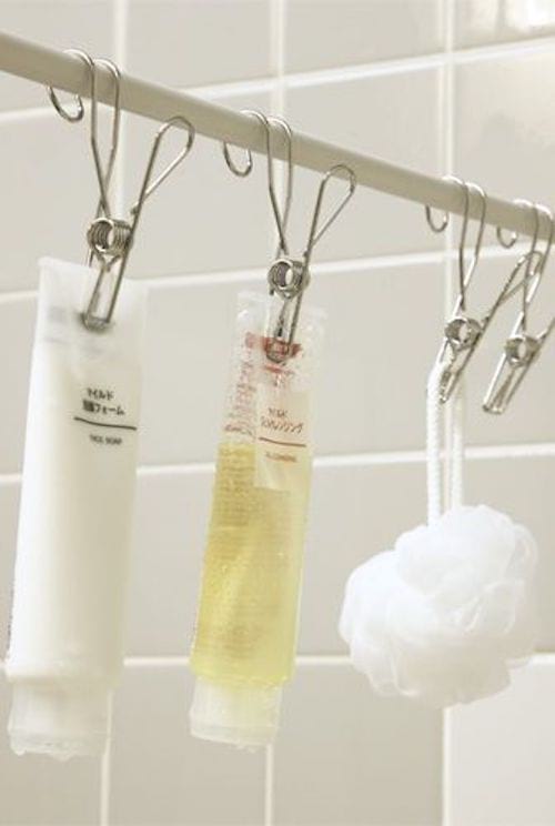 Tringle de rideaux suspendus pour maintenir des produits 