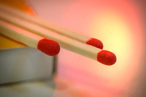 Pour sauver la planète, utilisez des allumettes au lieu d'un briquet.