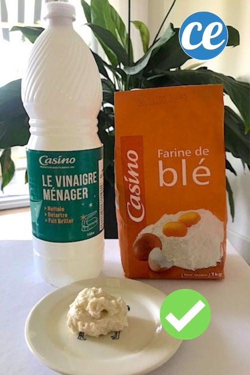 Utilisez du vinaigre blanc et de la farine pour nettoyer les mains noires